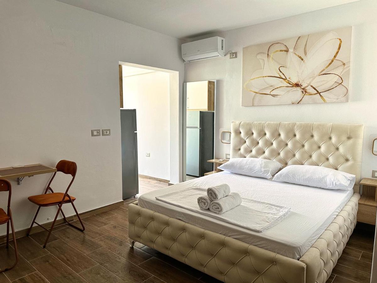 K&T Boulevard Studio Saranda Exterior photo
