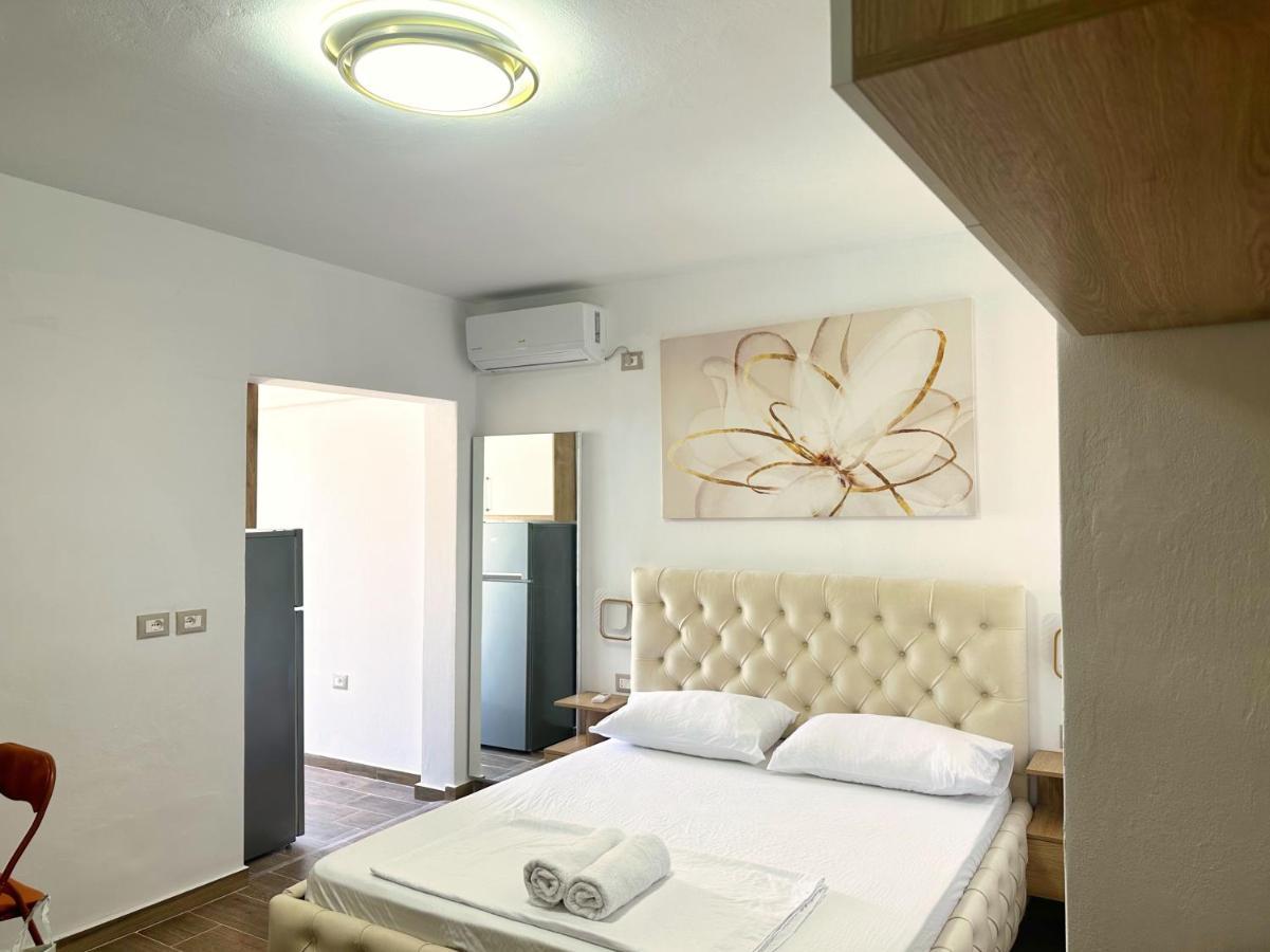 K&T Boulevard Studio Saranda Exterior photo